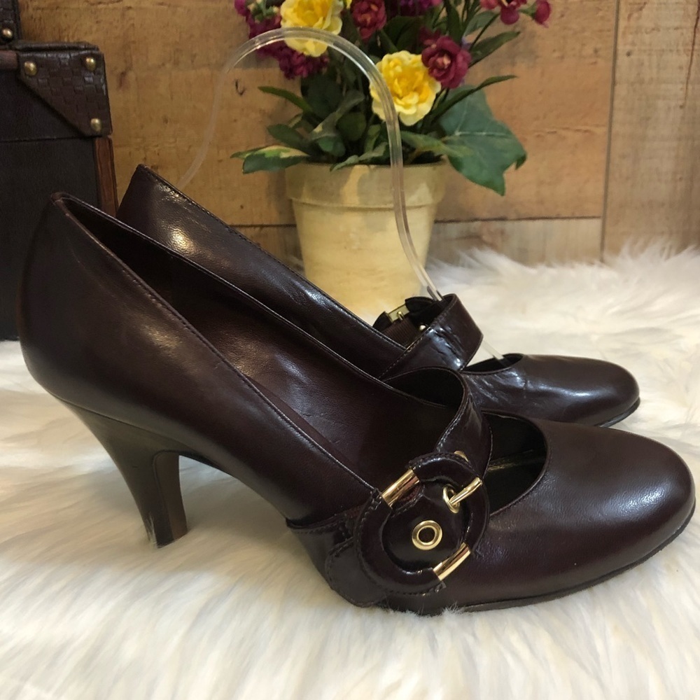 Antonio Melanie Brown Cross Buckle Pumps Size 8M - Picture 2 of 10